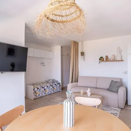 Grand Studio 38m2 Vue Mer Et Parking ! 耶尔