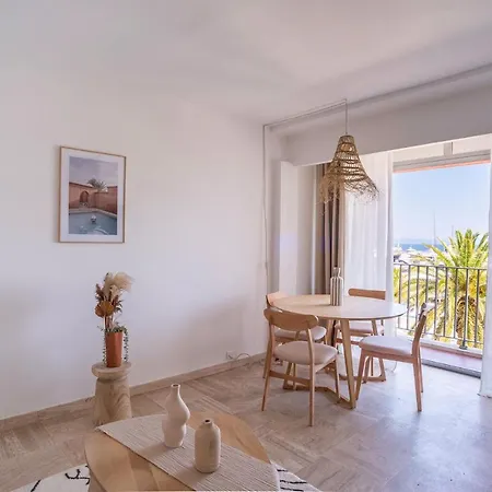 Grand Studio 38m2 Vue Mer Et Parking ! 耶尔