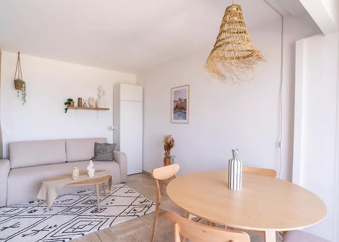 Daire Grand Studio 38m2 Vue Mer Et Parking ! Hyères