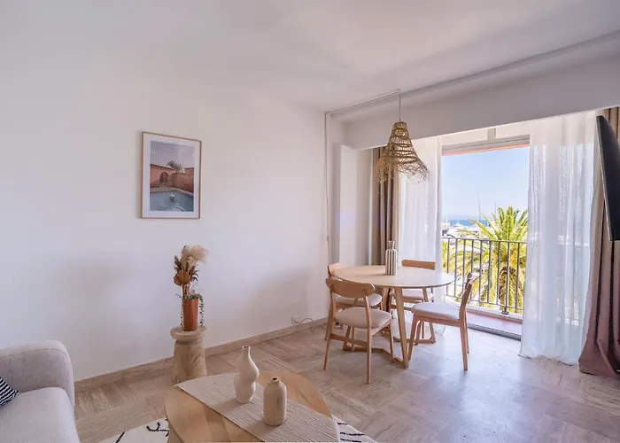 Grand Studio 38m2 Vue Mer Et Parking ! Hyères